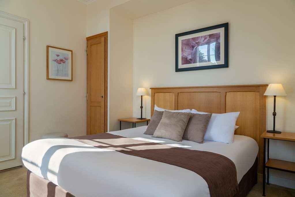 Hôtel Saint-Laurent, The Originals Relais Montfort-lʼAmaury Quarto foto