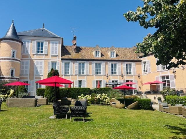 Hôtel Saint-Laurent, The Originals Relais Montfort-lʼAmaury Exterior foto